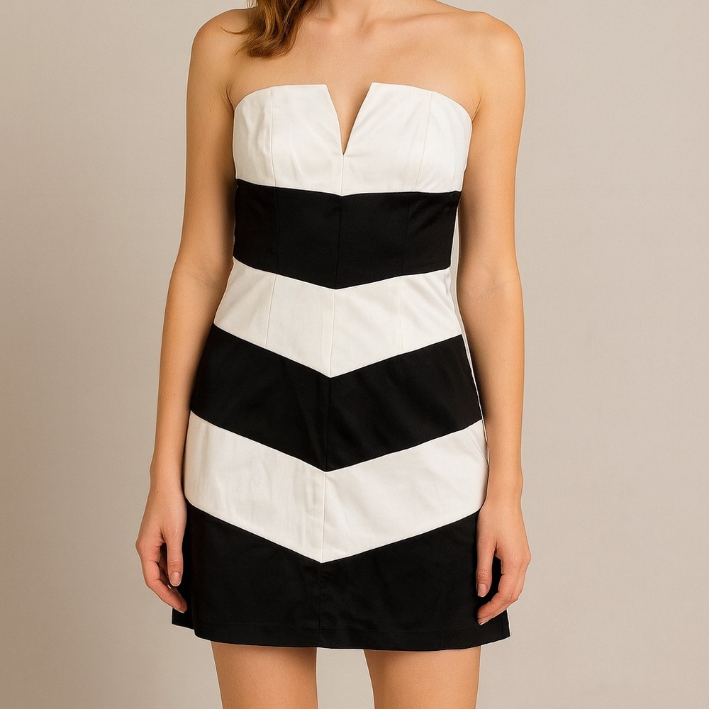 Charlotte Russe Monochrome Chevron Dress